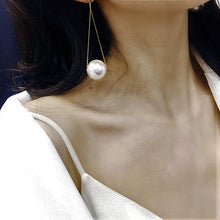 Load image into Gallery viewer, Chain &amp; Pearl earrings
