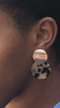 Load image into Gallery viewer, Round Leopard Earrings
