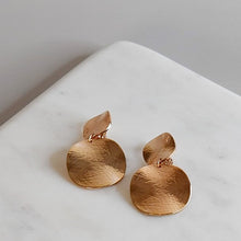 Load image into Gallery viewer, Chic Textured Earrings
