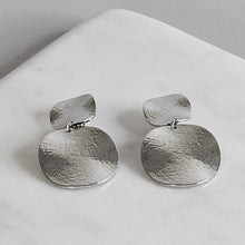Load image into Gallery viewer, Chic Textured Earrings
