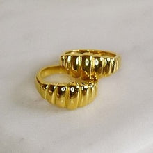 Load image into Gallery viewer, Thick Gold Plated Ring
